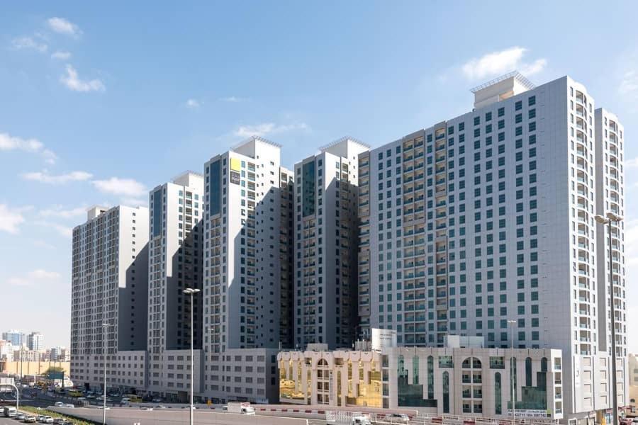 Cheap Holiday Home Ajman Esterno foto
