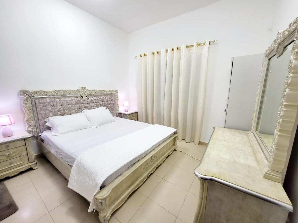 Cheap Holiday Home Ajman Esterno foto